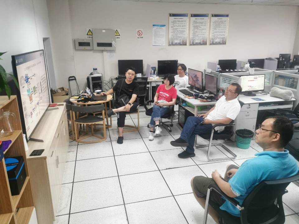 专家来实验室交流科研工作